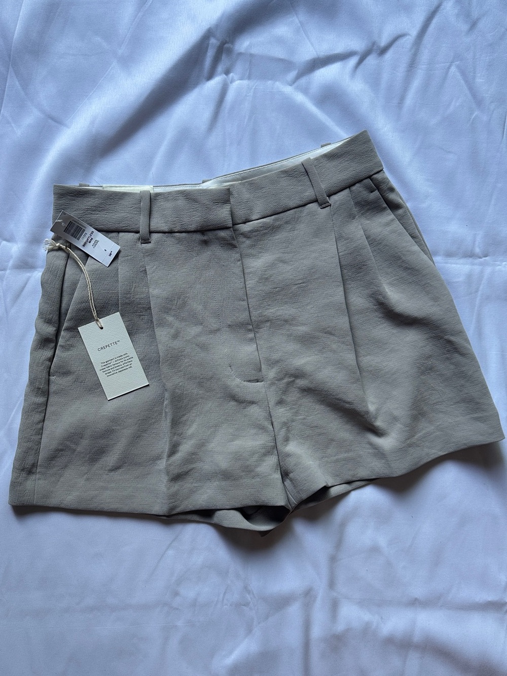 Aritzia Effortless short Cloud Gray High-Rise Tailored Women's Shorts